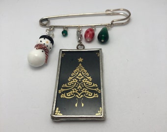 Reversible Christmas Kilt Pin