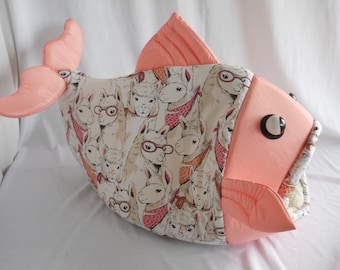 Fish Shaped Pet Bed Lamas Fabric with Peach Head