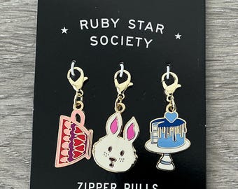 Hello Alice Zipper Pulls 3 Pieces - RS 7092 Ruby Star - Sarah Watts