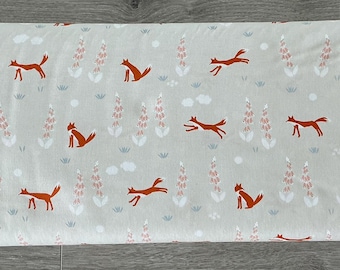 Meander Foxes Cloud 24581 15 - By Aneela Hoey For Moda