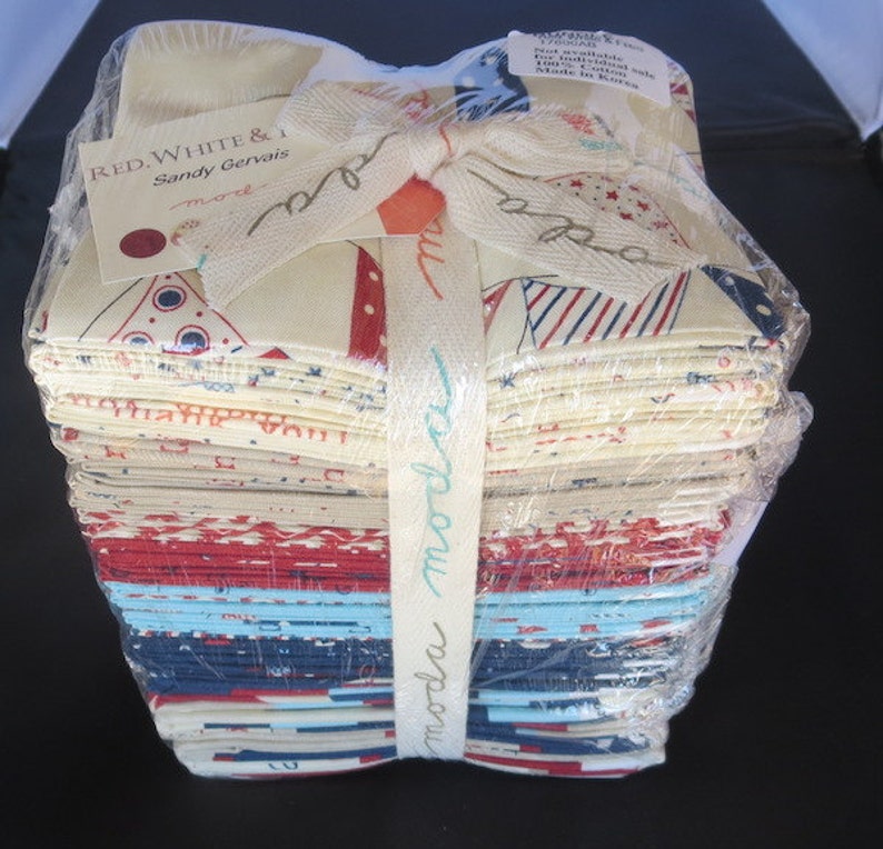 White And Free Fat Quarter Bundle Sandy Gervais Red