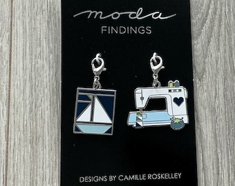 Sewing Machine and Boat Quilt Block Zipper Pulls / Charms - By Camille Roskelly for Moda - TB203
