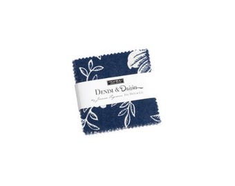Denim Daisies Mini Charm 35380MC  - Fig Tree for Moda