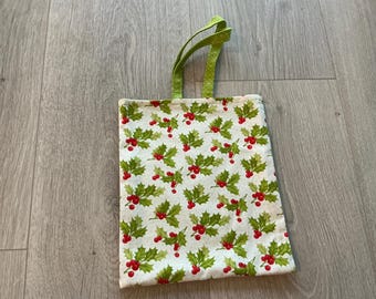 Reusable Fabric Gift Bag 7 x 8 Inches - Holly Christmas Gift Bag