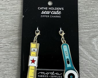 Moda - Measure Cut Zipper Pulls - Tape Measure and Rotary Cutter - CH106