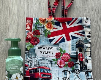 London Attractions Fabric Gift Bag – Tartan Lined  (10 x 9 Inches) Reusable