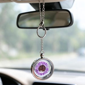 Gepersonaliseerde geboortebloem autohanger, echte geperste bloem van hars als decoratie voor de achteruitkijkspiegel, cadeau voor haar bij een nieuwe auto
