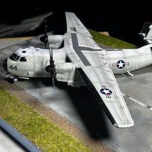 C-2A Greyhound US Navy 1:48 Kinetic, Customize the decals and the number - Built and Painted