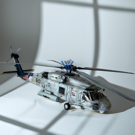 SH-60F Oceanhawk Helicopter Model 1:35, Kitty Hawk - Finished