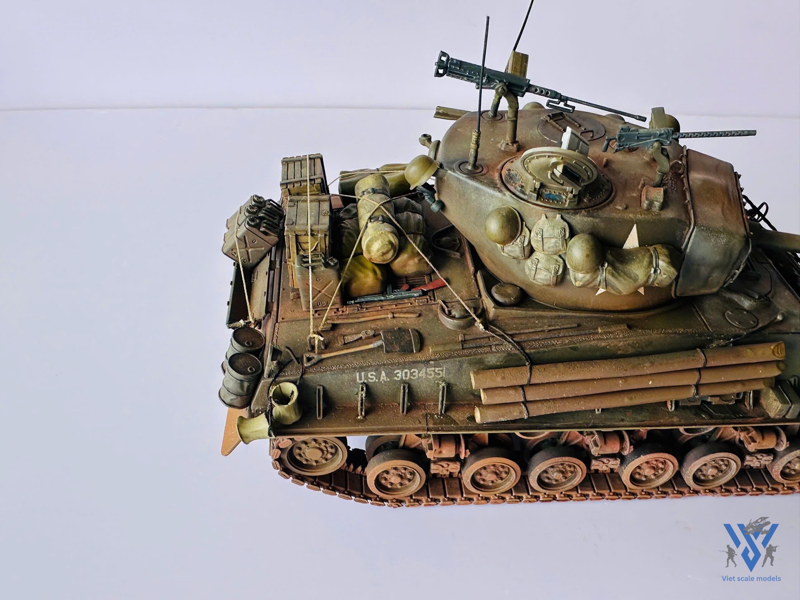 Presale, Fury Easy Eight M4A3E8 Sherman Tank 1:35 - Assembled and ...