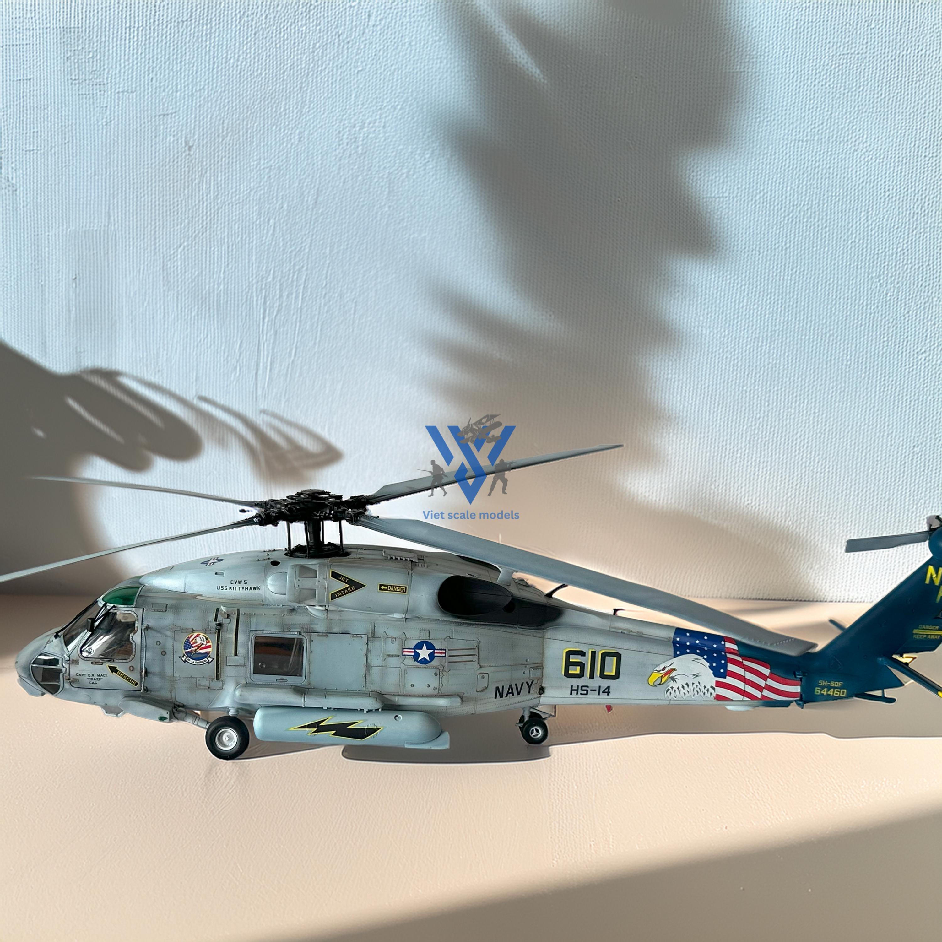 SH-60F Oceanhawk Helicopter Model 1:35, Kitty Hawk - Finished
