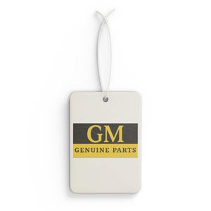 Ambientador para coche GM Genuine Parts: Aroma a coche nuevo, pino y hielo negro imagen 1