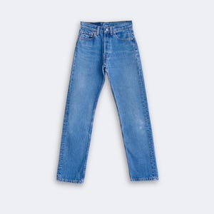 Levi&#39;s 501 Vintage-Jeans für Damen W27 L30 (W25 - 26 Zoll) | 90er Jahre High-Waist-Straight-Jeans für Damen | Mittelblaue Jeans – verblasster Blue Denim