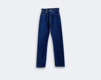 Vintage Levis 501 W24 L32 (measured 24x32) Women's Fit, Dark Wash