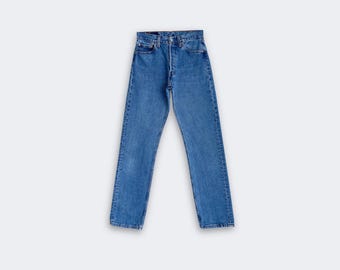 Vintage Levis 501 W28 L30 (Measured 27.5x30.0) Women’s Jeans, Medium Wash, Made in USA
