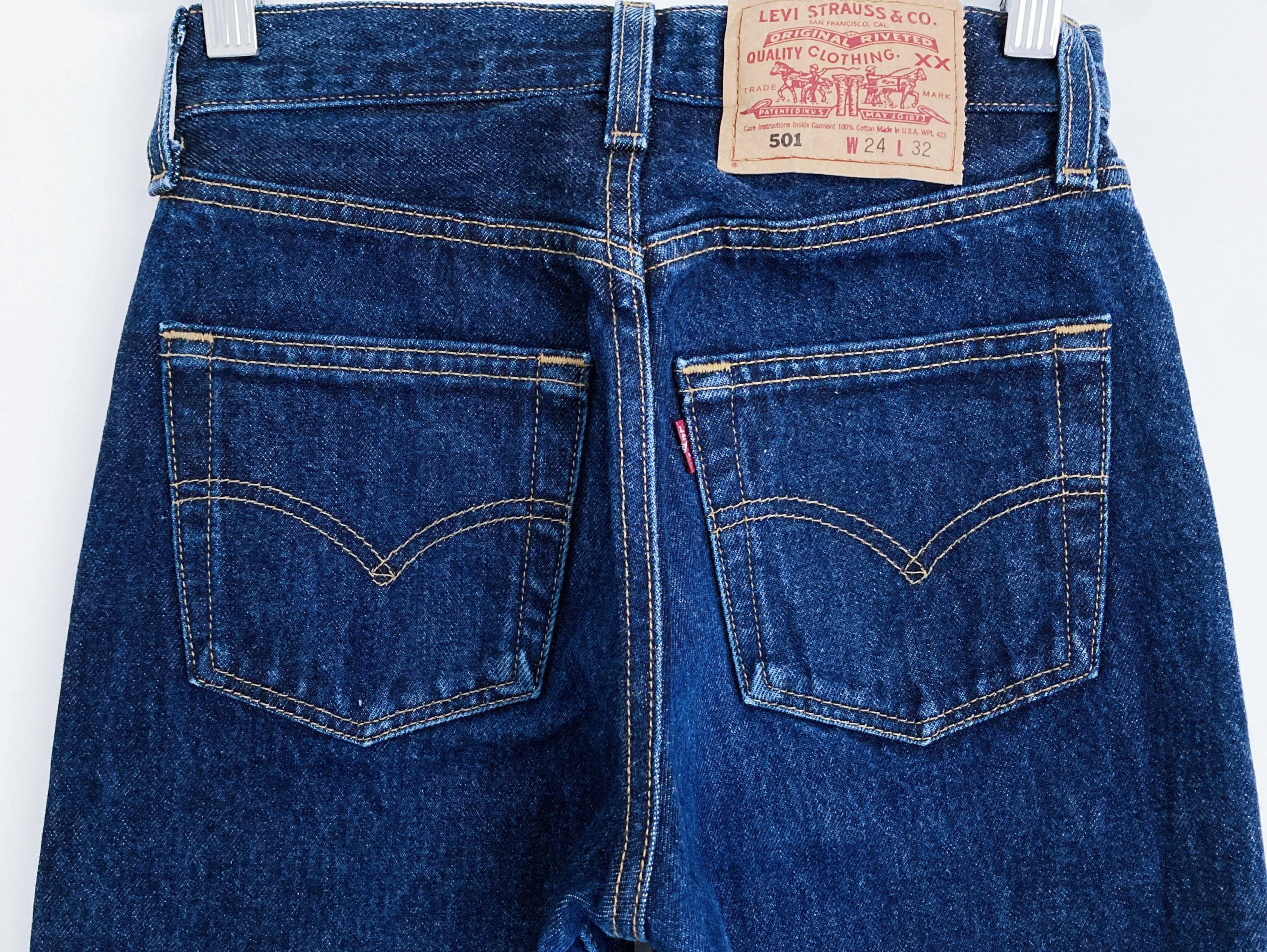 Vintage Levis 501 W24 L32 (measured 24x32) Women's Fit, Dark Wash