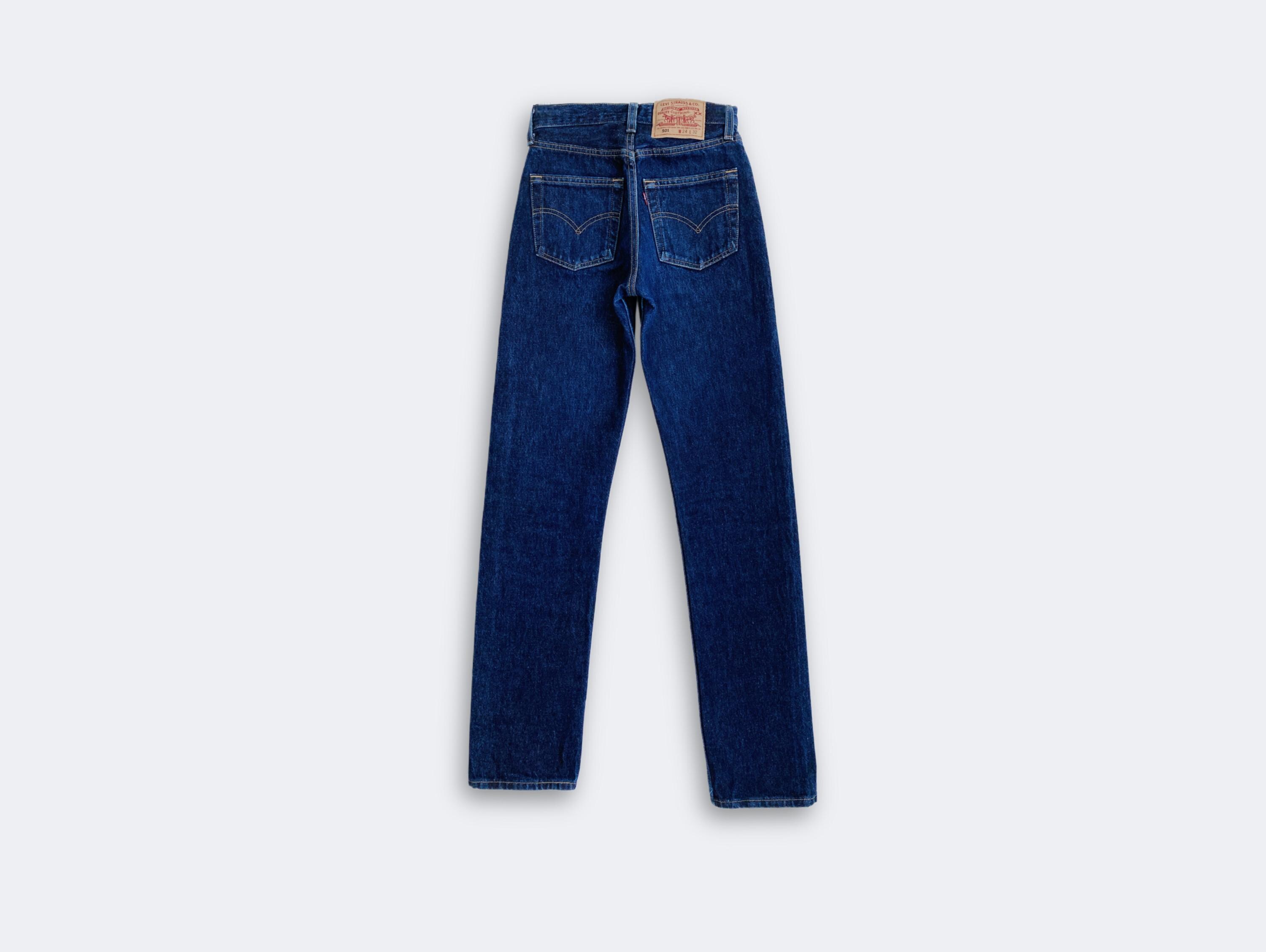 Vintage Levis 501 W24 L32 (measured 24x32) Women's Fit, Dark Wash