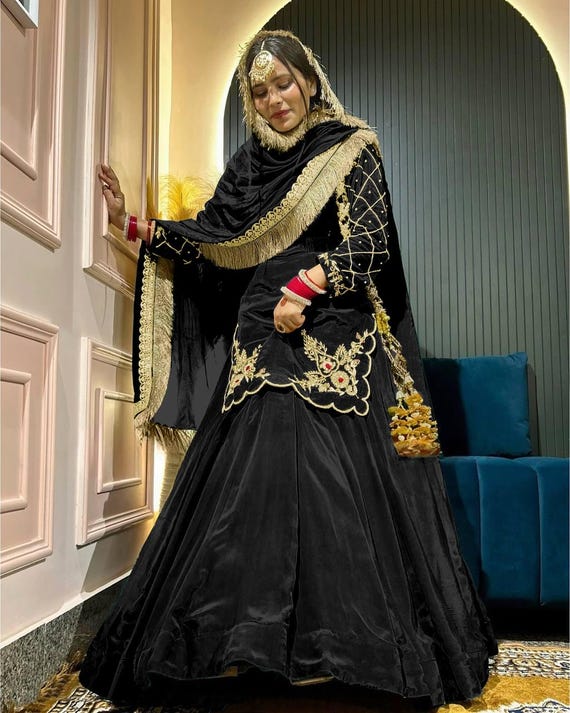 Elegant Black Embroidered Crepe Silk Lehenga Set – Fully Stitched | Zariiyaa
