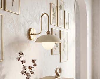 Aplique de pared vintage de latón con borde festoneado / Lámpara de pared con pantalla ondulada / Lámpara de mesilla de noche de estilo italiano / Aplique de baño / Lámpara decorativa de diseño