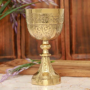 Handgefertigte Messing Kommunion Tasse Geschenk für Hochzeit Geburtstag Jahrestag Royal Gothic Kelch Becher Geschenk für Frau, Mann, Sohn, Hochzeit.