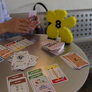 Aangepaste Monopoly-dealkaarten: gepersonaliseerd spel voor verjaardagen, jubilea en zakelijke evenementen