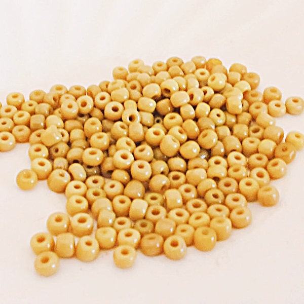 Vintage Venetian Seed Beads, 5/0 Old Greasy Yellow, 20 grams, Flat Rate Shipping