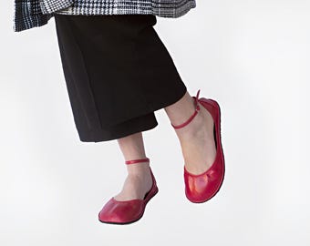 Minimus in TDL red - Closed toe sandals - Minimalist flats - Barefoot shoes