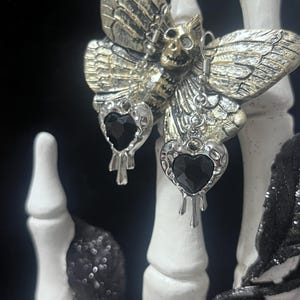 Black Dripping Heart Dangle Earrings