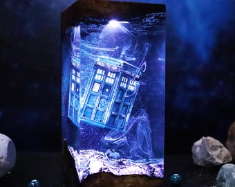 Doctor Who TARDIS - Epoxihartslampa, Handgjord polistelefonkiosk, Sci-Fi LED-nattlampa, Tidsresedekor