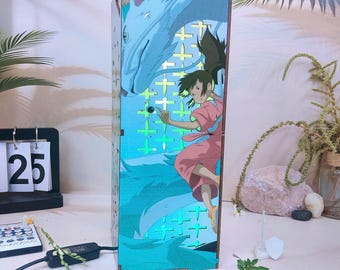 Spirit World - Lampa w drewnianej skrzynce, ręcznie robiona lampa LED RGB z anime, lampka nocna Chihiro i Przyjaciele, fajna japońska lampa anime dla Otaku, lampa stołowa anime