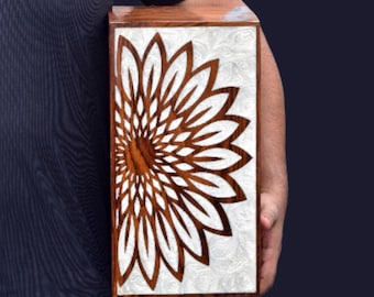 Handgemaakte zonnebloem-urn: houten askistje