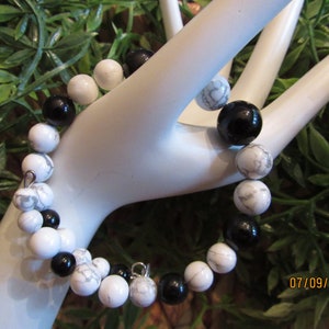 Howlite and Obsidian Bracelet with OM charm, protection, spiritual, de-stress, memory, meditation, calm, relaxed