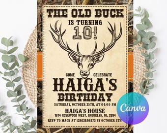 Könnte beinhalten: Eine rustikale Geburtstagseinladung mit einer Hirschillustration. Der Text lautet "The Old Buck is Turning 10!" und enthält Party-Details. Der Hintergrund hat ein Camouflage-Muster und orangefarbene Akzente. Das Canva-Logo befindet sich unten rechts.