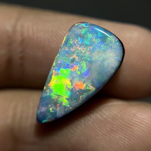 Natürlicher Australischer Doublette-Opal 6.40 Karat 19 x 10 MM, CODE SF17