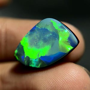 Natürlicher Australischer Doublette-Opal 8.20 Karat 18 x 12 MM, CODE SF18
