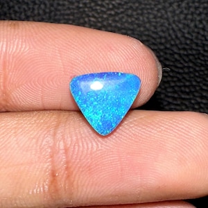Australischer Doublette-Opal, 2.80 Karat, Größe 10x9x4 MM, Dreiecksform