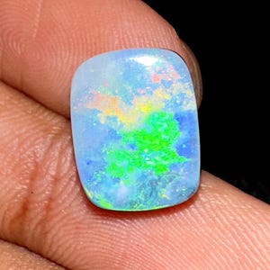 Coober Pedy Opal Doublet Cabochon: Rainbow Fire Cushion Stone (13x10x4 MM, 5.30 Carat.)