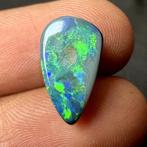 Natürlicher Australischer Doublette-Opal 3.90 Karat 13 x 8 MM, CODE SF11