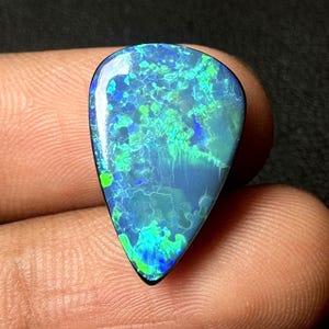 Natürlicher Australischer Doublette-Opal 8.50 Karat 18 x 12 MM, CODE SF16