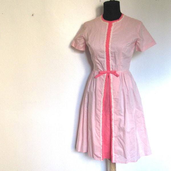 Rosa bis Mitte des Jahrhunderts-Cotton Candy Kleid