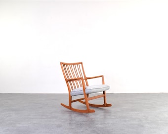 Oak ML33 Rocking Chair by Hans J. Wegner for A/S Mikael Laursen, 1950s