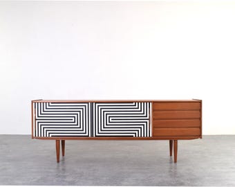 Credenza Danih in teak dipinta a mano, stile Op Art di metà secolo, anni '60