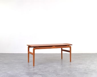 Teak Model 640 Coffee Table by Peter Hvidt and Orla Mølgaard-Nielsen for France & Søn / France and Daverkosen, 1950s.