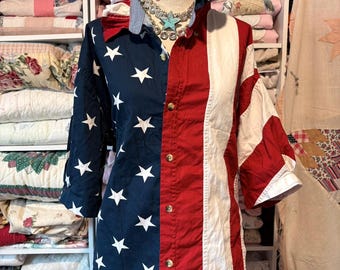Patriottica americana, il 250° anniversario dell'America, camicia con colletto a balze, camicia elegante da uomo riciclata, top preppy, pezzo unico, moderno.