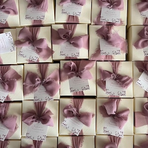 Set 15 Candele Artigianali a Forma di Fiore – Bomboniere Personalizzabili