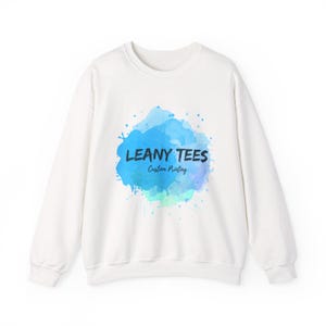 Sudadera de cuello redondo con gráfico de acuarela personalizado para amantes de la comodidad, regalo acogedor para él o ella, elegante prenda diaria, perfecta para el otoño [...]