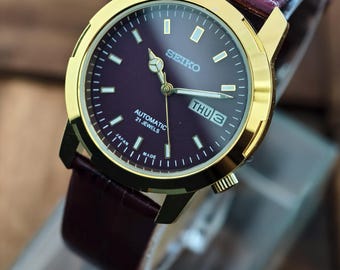 Reloj Seiko Automático Vintage, Elegante, Esfera Morada Profunda, Chapado en Oro, Clásico Reacondicionado, ref. 6309