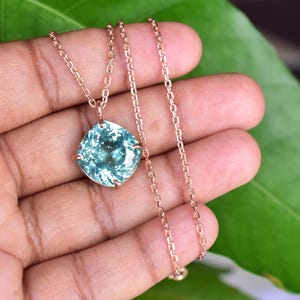 AGSL-certifierat hänge i sterlingsilver med grön safir: Kuddslipad solitär