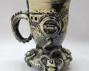 BioMech Slither Pedestal Mug