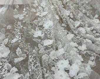 Tela de encaje floral 3D color marfil con perlas, tul nupcial bordado